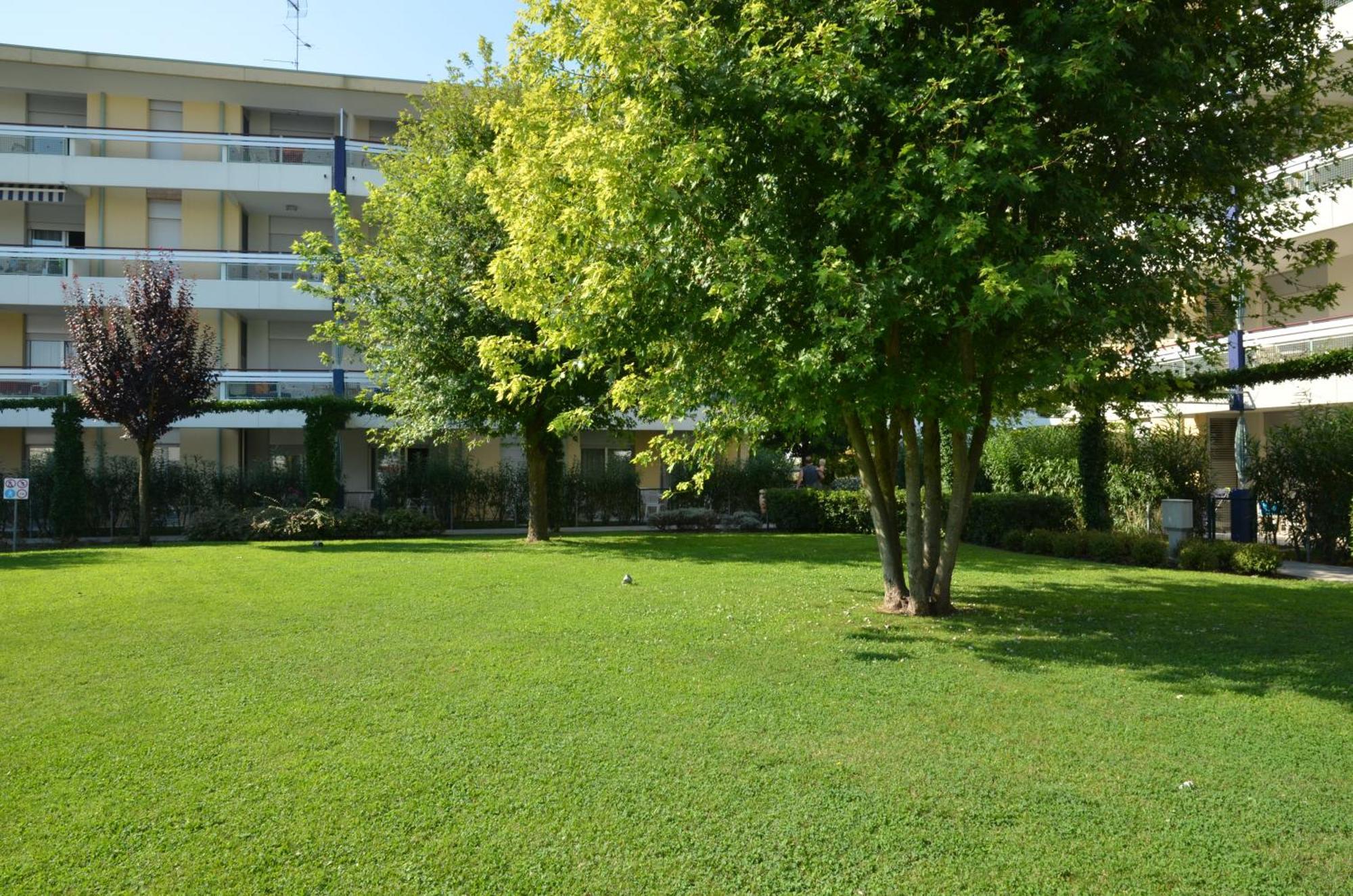 Villaggio Planetarium Resort Bibione Exterior photo