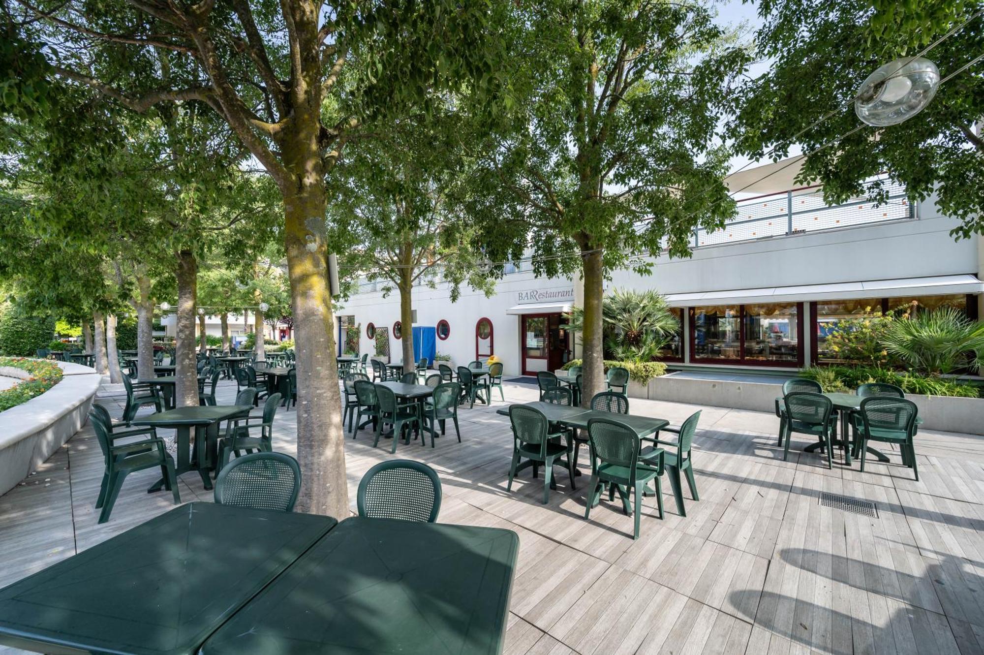 Villaggio Planetarium Resort Bibione Exterior photo