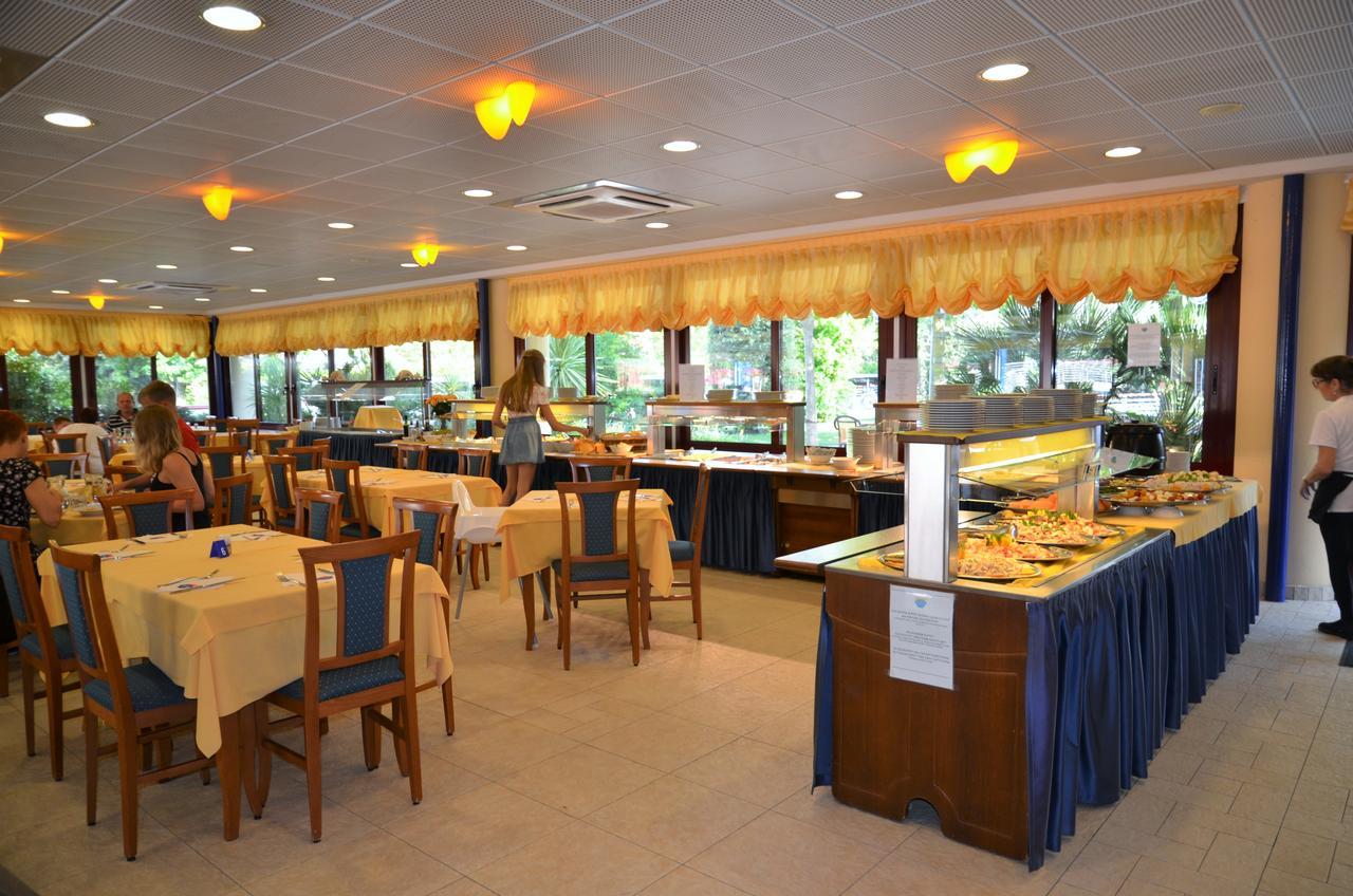 Villaggio Planetarium Resort Bibione Exterior photo